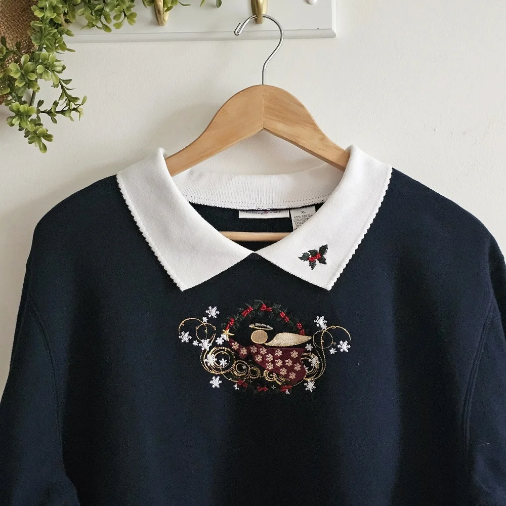 90s Hastings & Smith Embroidered Christmas Sweatshirt XL Angel Holly Collar Navy - Picture 2 of 10
